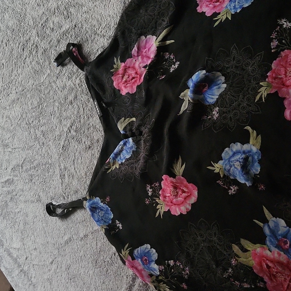 Floral flare tank top